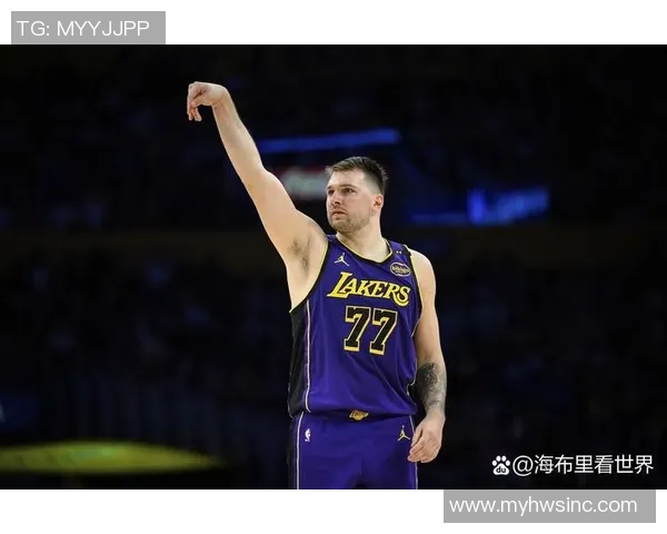 东契奇：里夫斯今晚如同不想投篮，我不知道是为什么